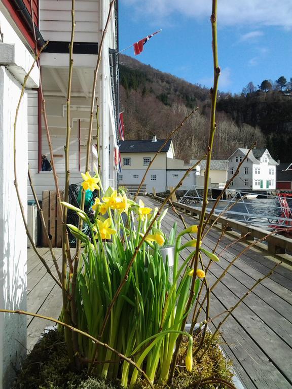 Aparthotel Tysnes Sjo Og Fritid à Uggdal Extérieur photo